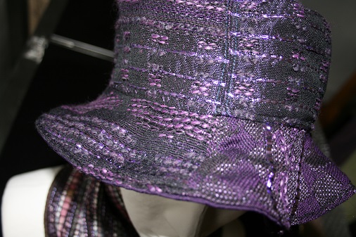 chapeau violet tweed Chanel