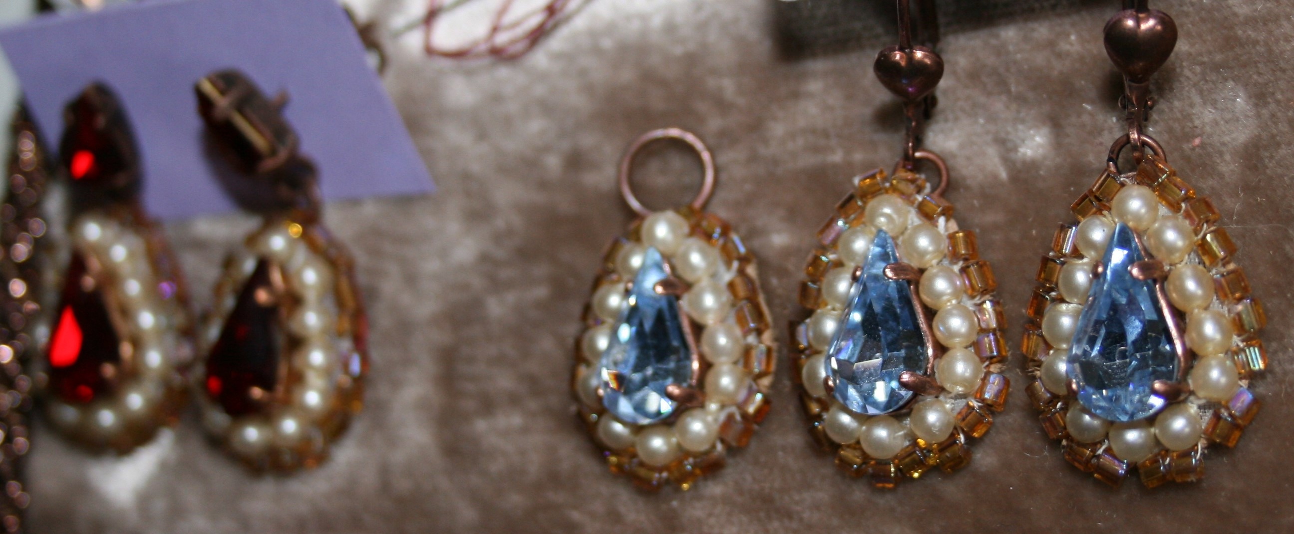 strass goutte et perles brodees