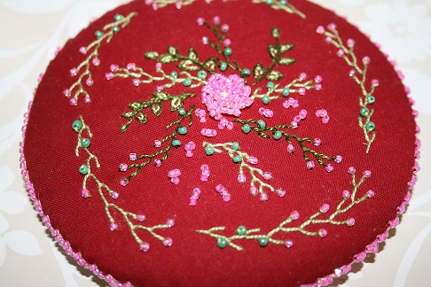 dessus de la boîte brodée