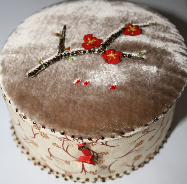 kit boite ronde brodée